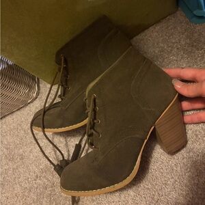 Women's Olive Lace-Up Ankle Boots